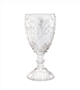 The Clear Vintage Glass, a clear crystal wine glass with an intricate diamond pattern and decorative stem, brings a touch of vintage charm to your Dawsonville event. Available through T3 Event Rentals, we ensure that your occasion is unforgettable with our stylish rental options.