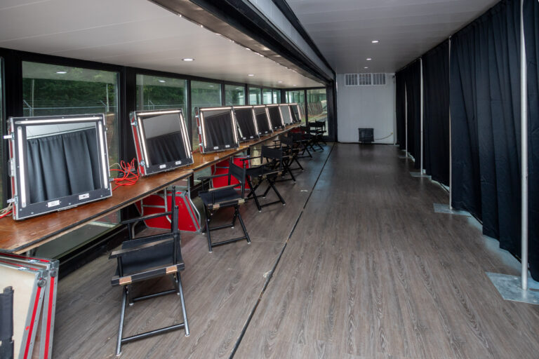 Lunch Box Dressing rooms